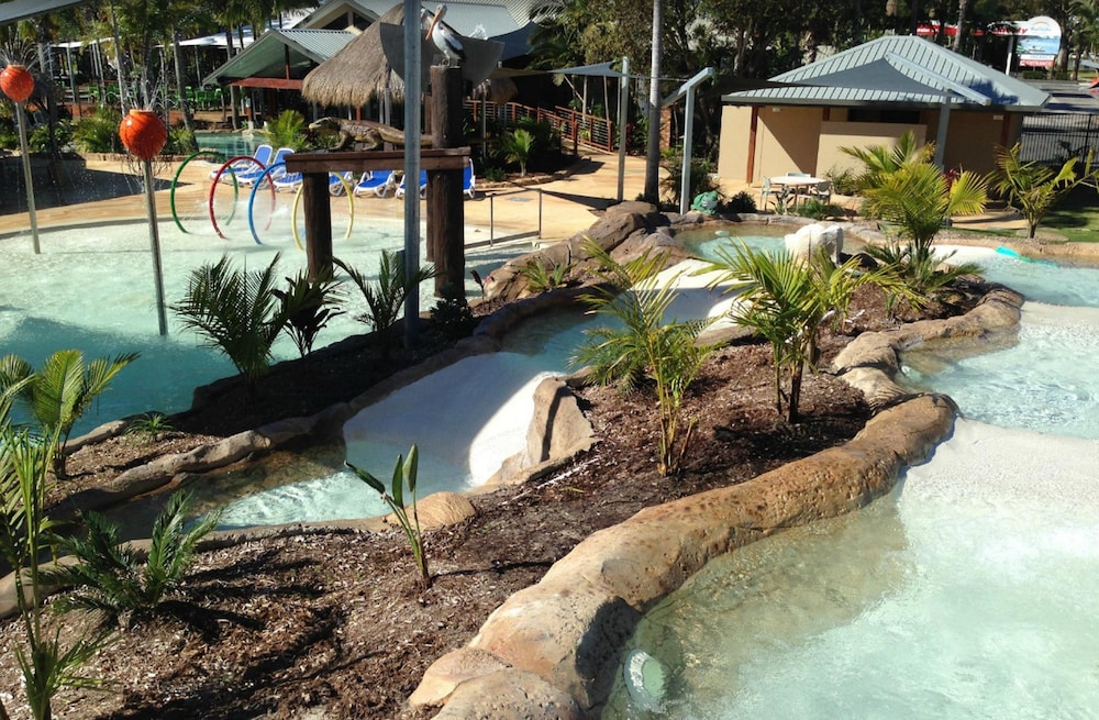 Blue Dolphin Holiday Resort - thumb 4