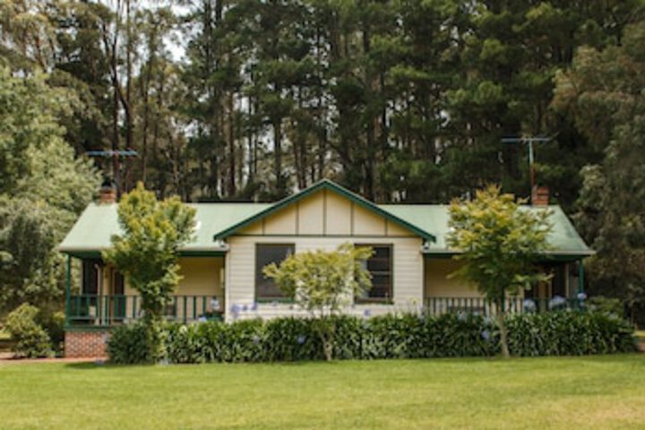 Federation Gardens  Possums Hideaway - Grafton Accommodation