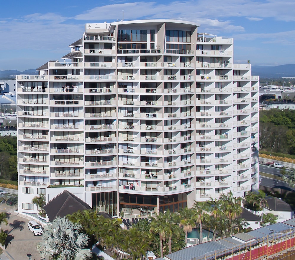 Broadbeach Savannah Hotel  Resort - Accommodation Sunshine Coast