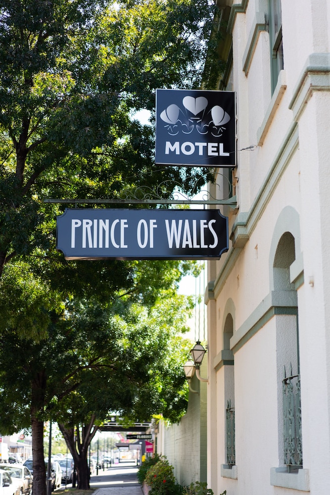Prince of Wales Motor Inn - Foster Accommodation
