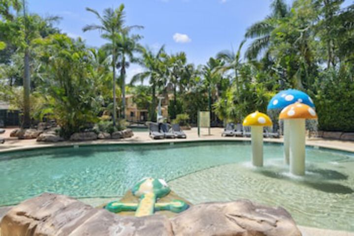 Ashmore Palms Holiday Village - Palm Beach Accommodation