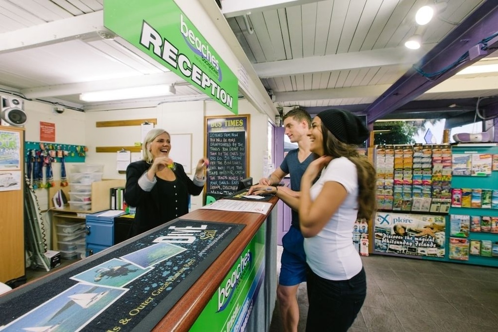 Beaches Backpackers Airlie Beach - Hostel - Redcliffe Tourism