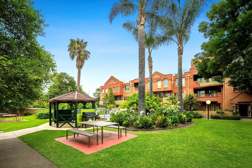 Comfort Apartments Royal Gardens - Melbourne Tourism