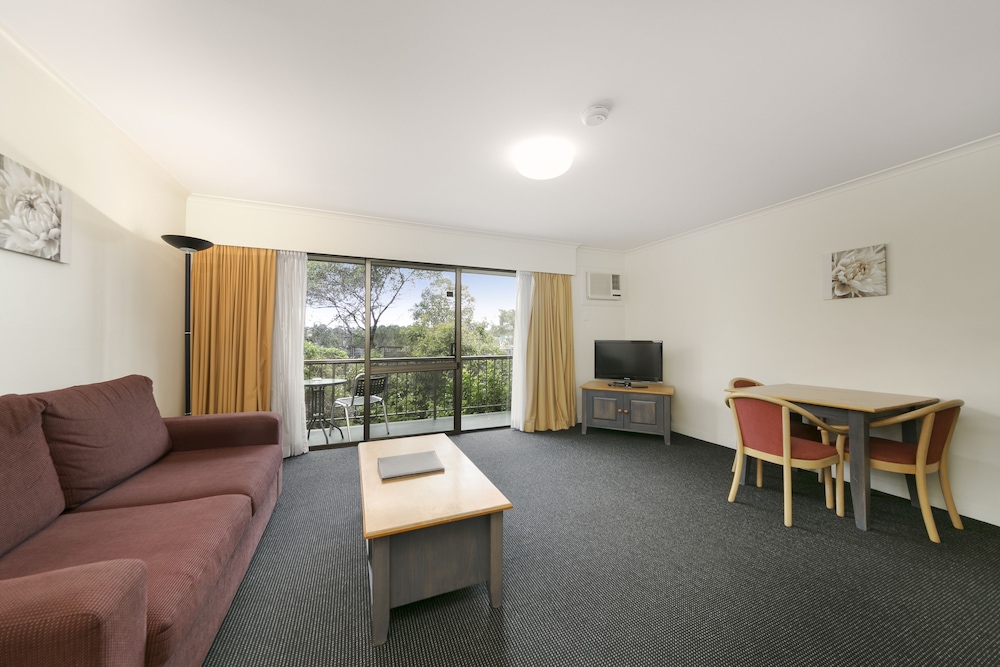 Mt Ommaney Hotel Apartments - thumb 5