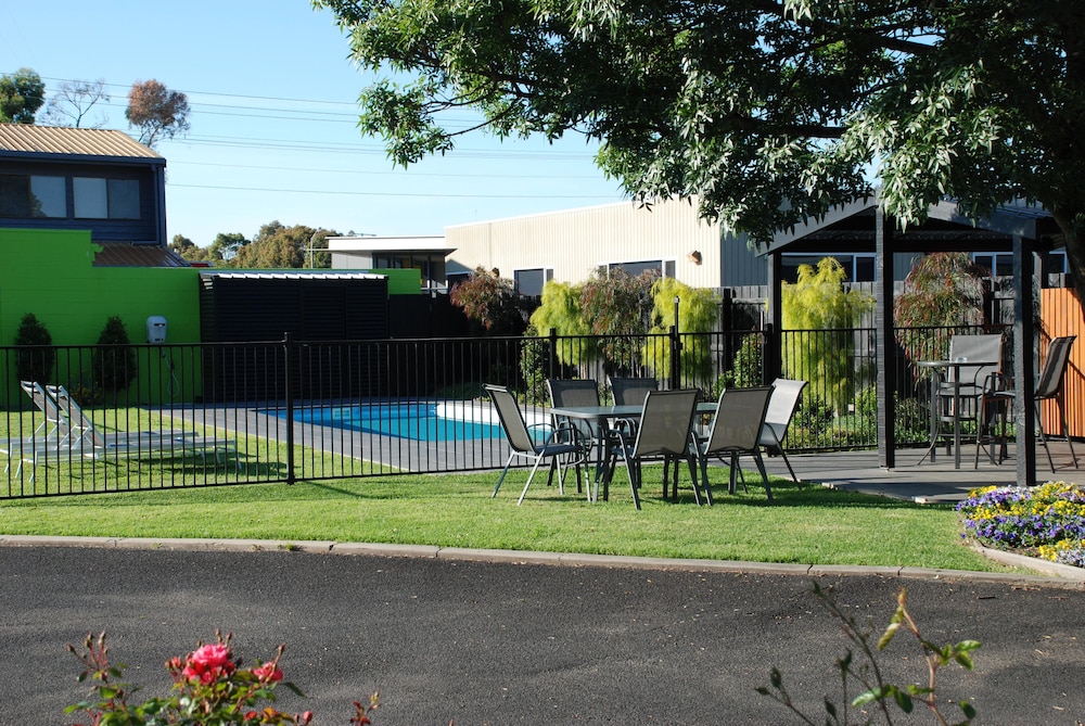 Mitchell on Main Motel  Apartments - Accommodation Find