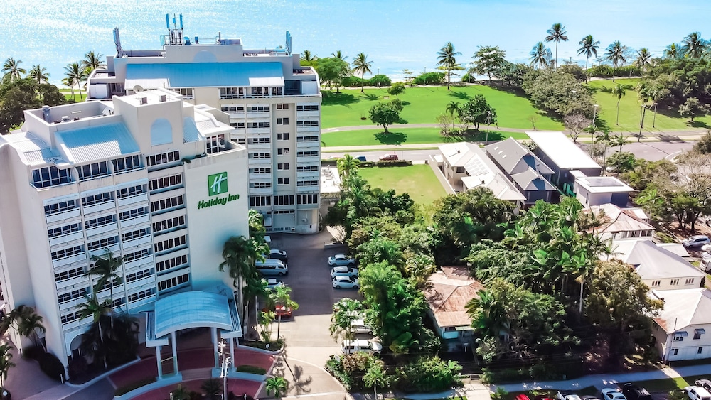Holiday Inn Cairns Harbourside, An IHG Hotel - thumb 2