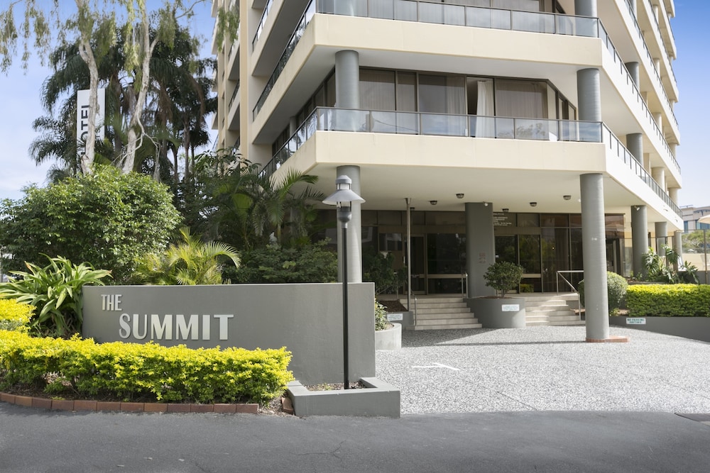 The Summit Apartments - thumb 3