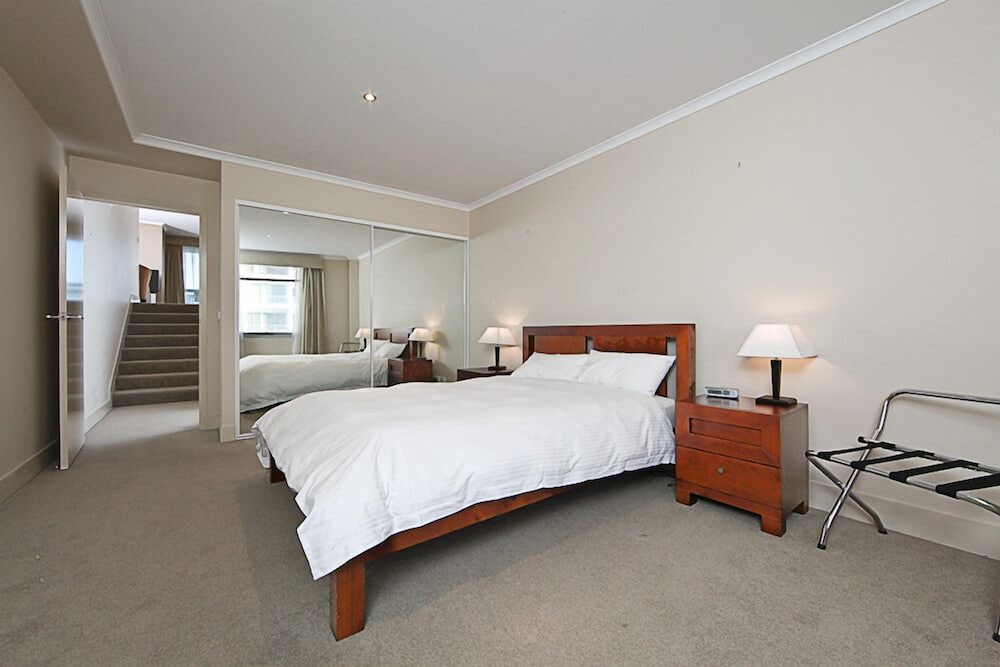 Accommodate Canberra - The Avenue - thumb 2
