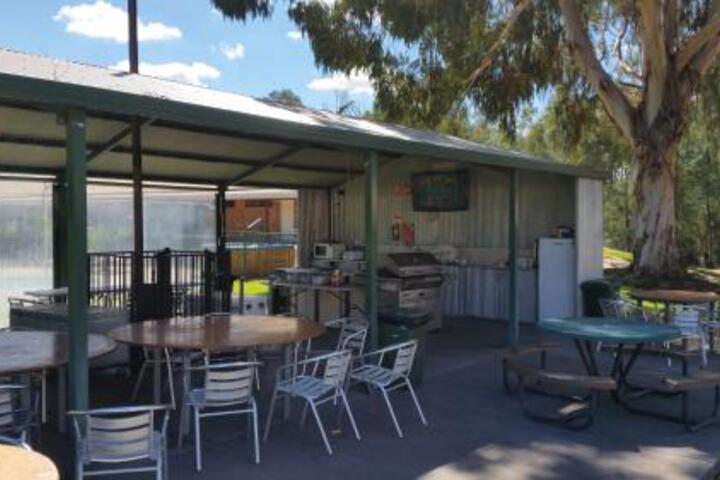 Early Settlers Motel Tocumwal - thumb 2