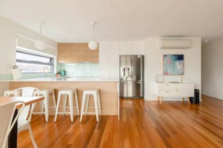 Kangaroo Bay Apartments - thumb 0