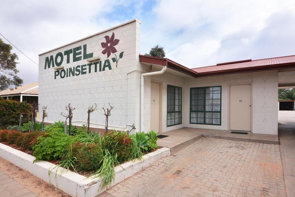 Motel Poinsettia - thumb 1