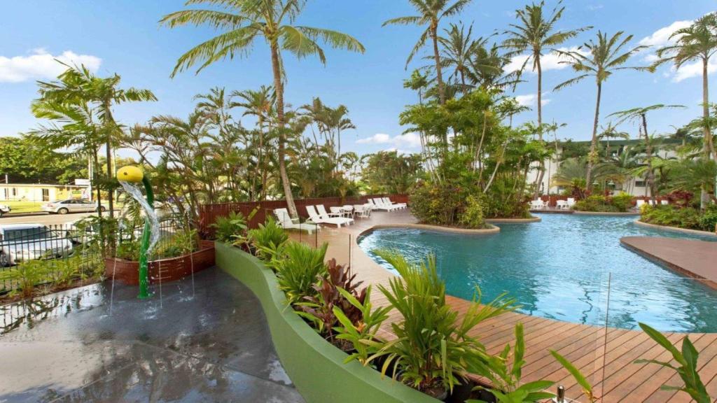 Cairns Ocean View Apartment - thumb 3