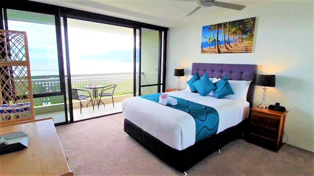 Cairns Ocean View Apartment - thumb 1