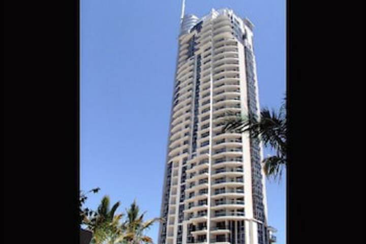 Absolute Luxury At Chevron Towers - thumb 1