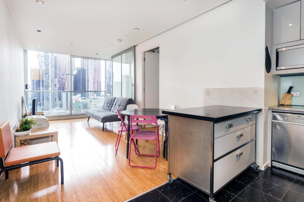 Location & Luxury In Central Of Melbourne 1207 - thumb 5
