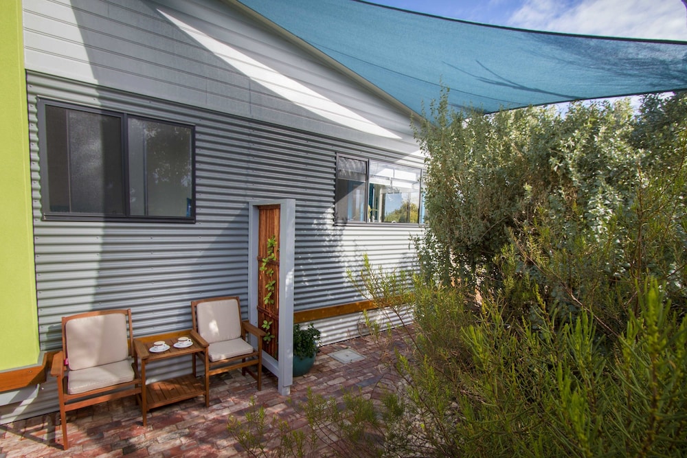 Coorong Cabins - Wren Cabin - Tourism Adelaide