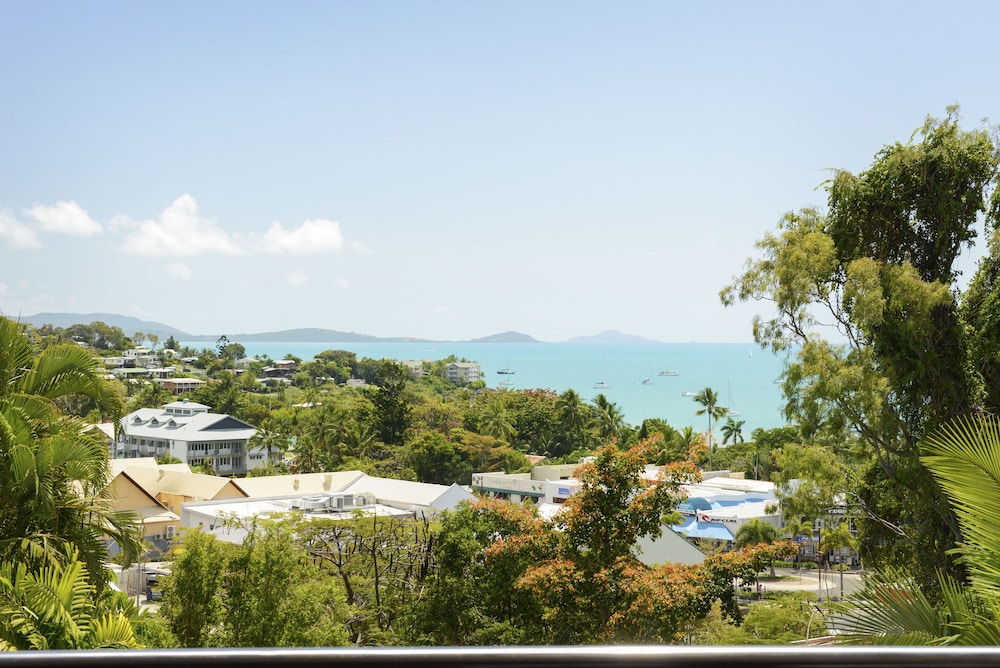 Airlie Harbour 3 Bedroom Apartment - thumb 3