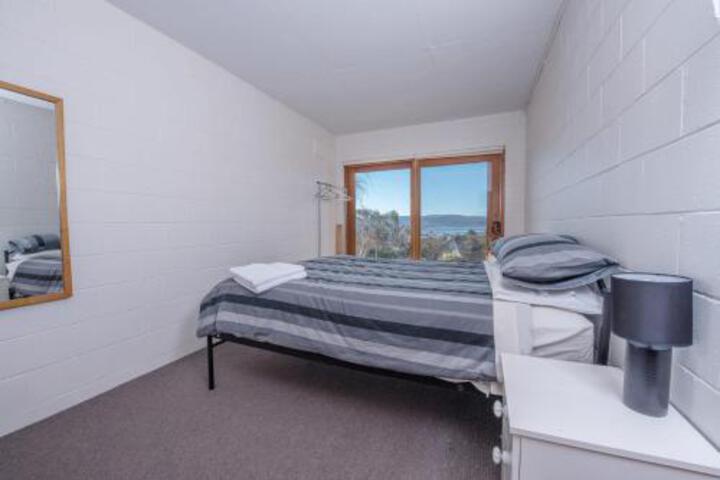 Alpine Apartment Great Location With Views Of Lake Jindabyne - thumb 2