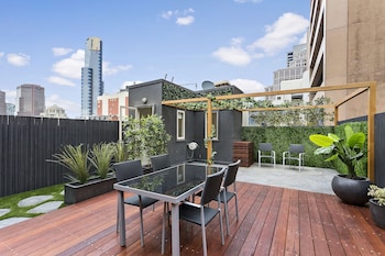 AERIN, 2BDR Melbourne Apartment - thumb 4