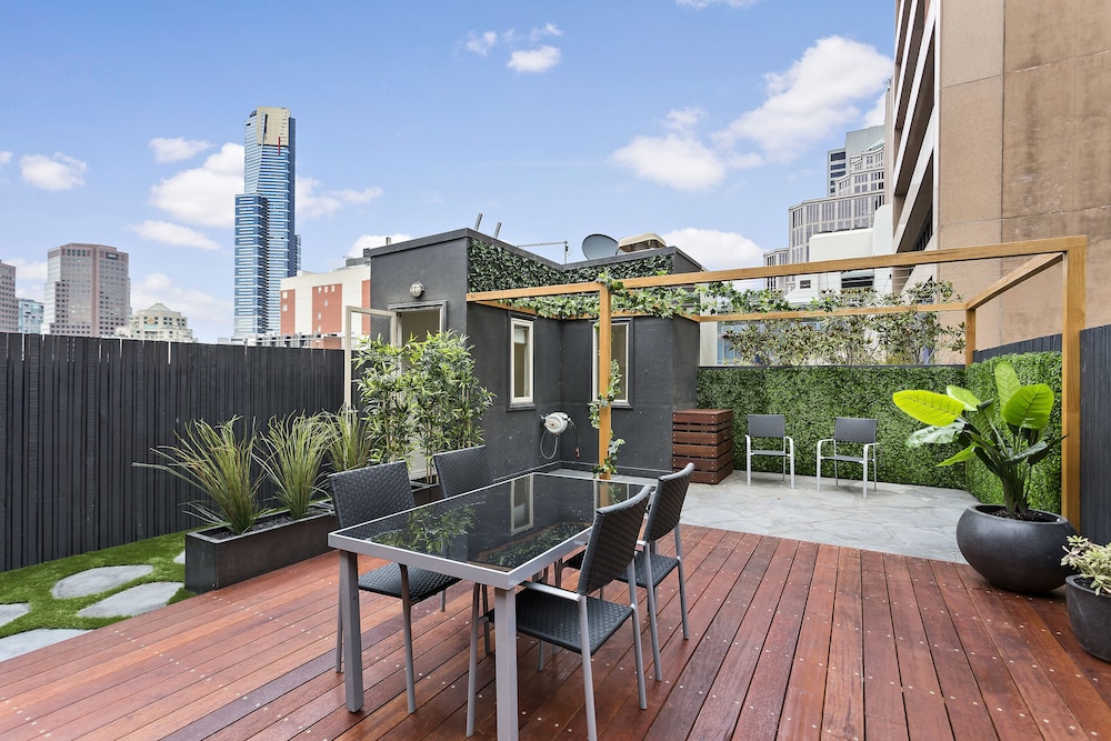AERIN, 2BDR Melbourne Apartment - thumb 5