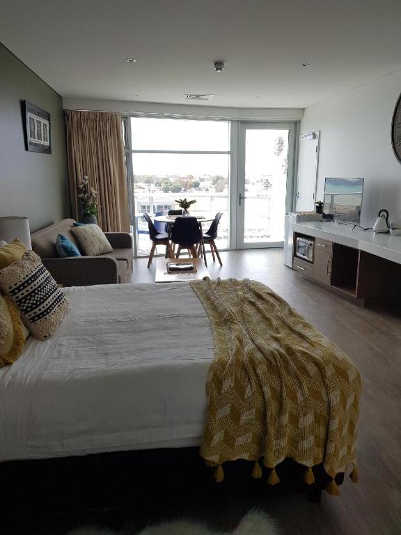 Ocean View Luxury Apartment & Suite - thumb 5