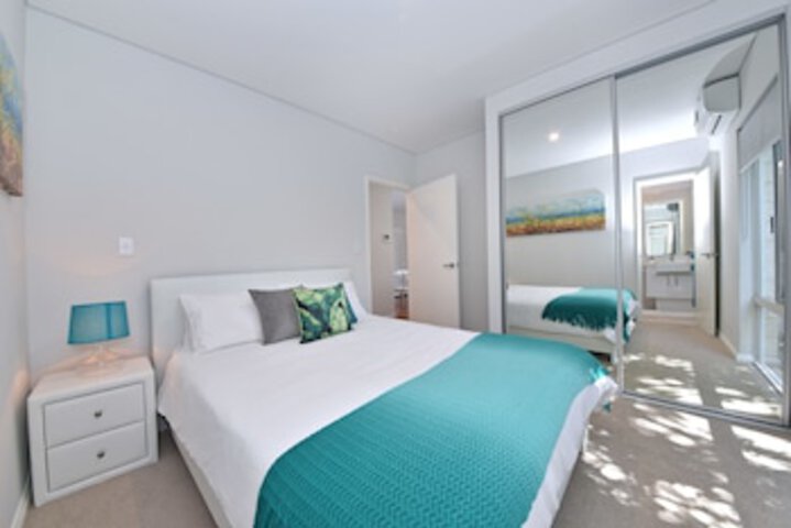 Stylish Apartment Near Perth City 2210 - thumb 0