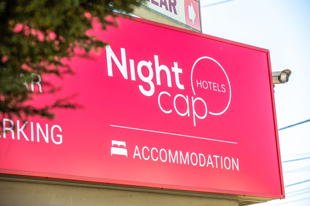 Nightcap At Coolaroo Hotel - thumb 0