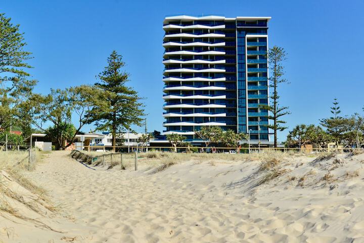 Iconic Kirra Beach Resort - thumb 1