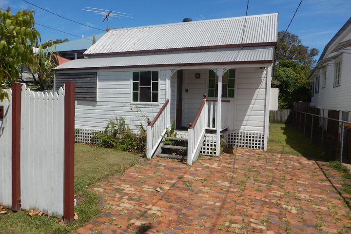 Charming, Private 3-Bedroom Cottage By The Bay - thumb 4