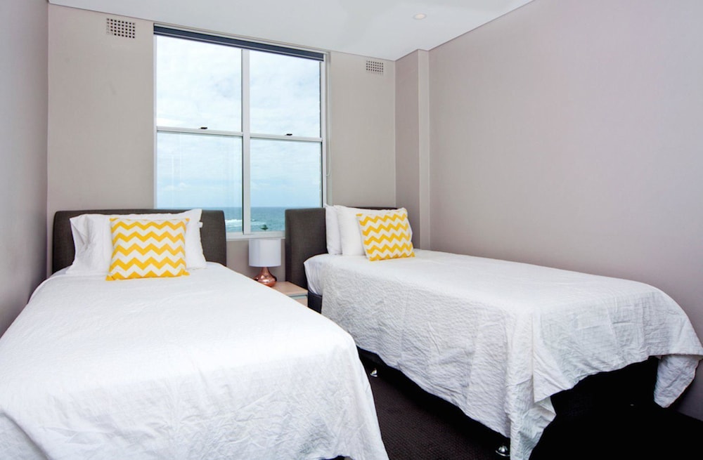 WT21 Gorgeous Coogee Views 2 Beds - thumb 3