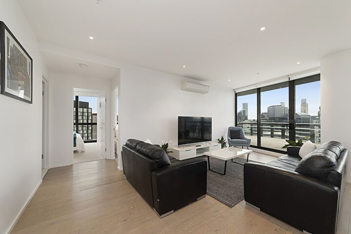 Melbourne Lifestyle Apartments - Best Views On Collins - thumb 6