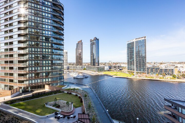 Indie, 2BDR Docklands Apartment - thumb 7