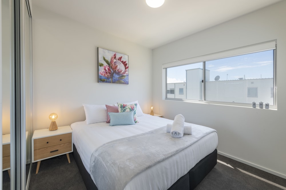 Astra Apartments Merewether - thumb 1