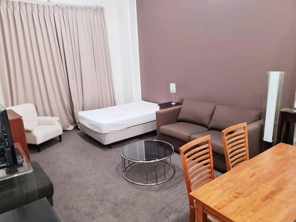 Darling Harbour Resort Style Apartment - thumb 3