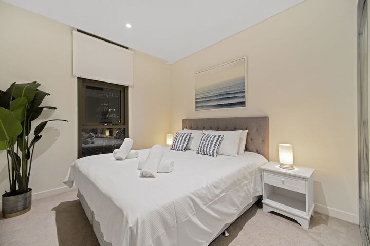 New 2 Bedroom Apt Minutes Walking To Darling Harbour - thumb 3