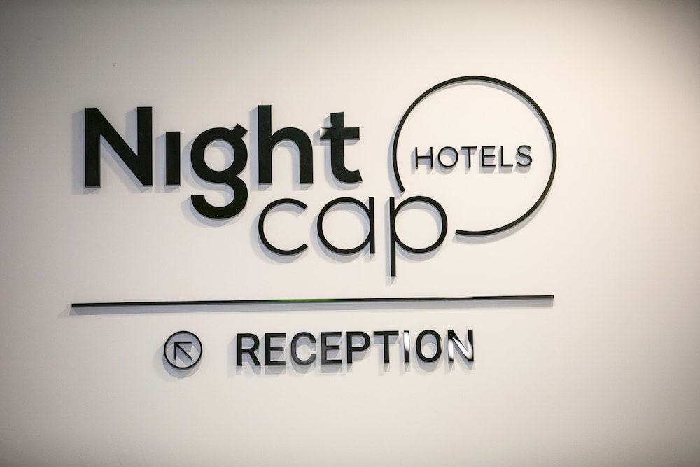 Nightcap At Exeter Hotel - thumb 1