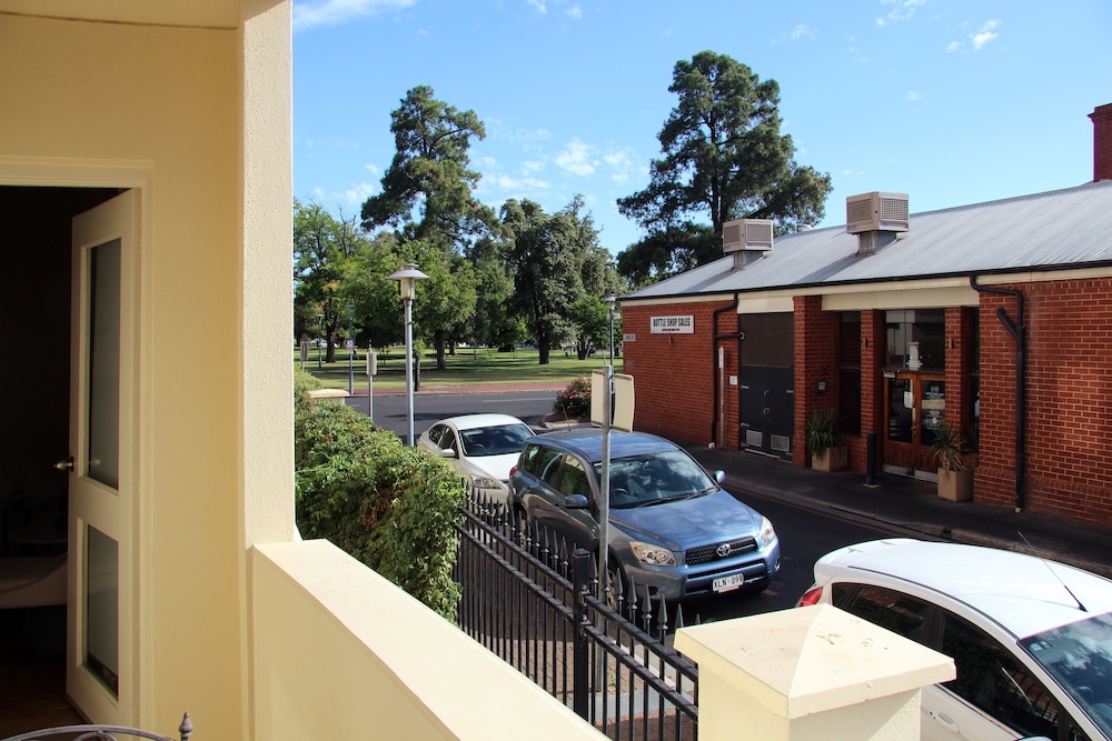 Adelaide Central Apartment - 3BR, 2Bath & Carpark - thumb 6