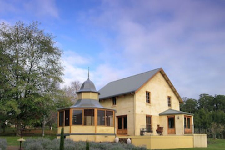 Kentisbury Country House - Accommodation Tasmania