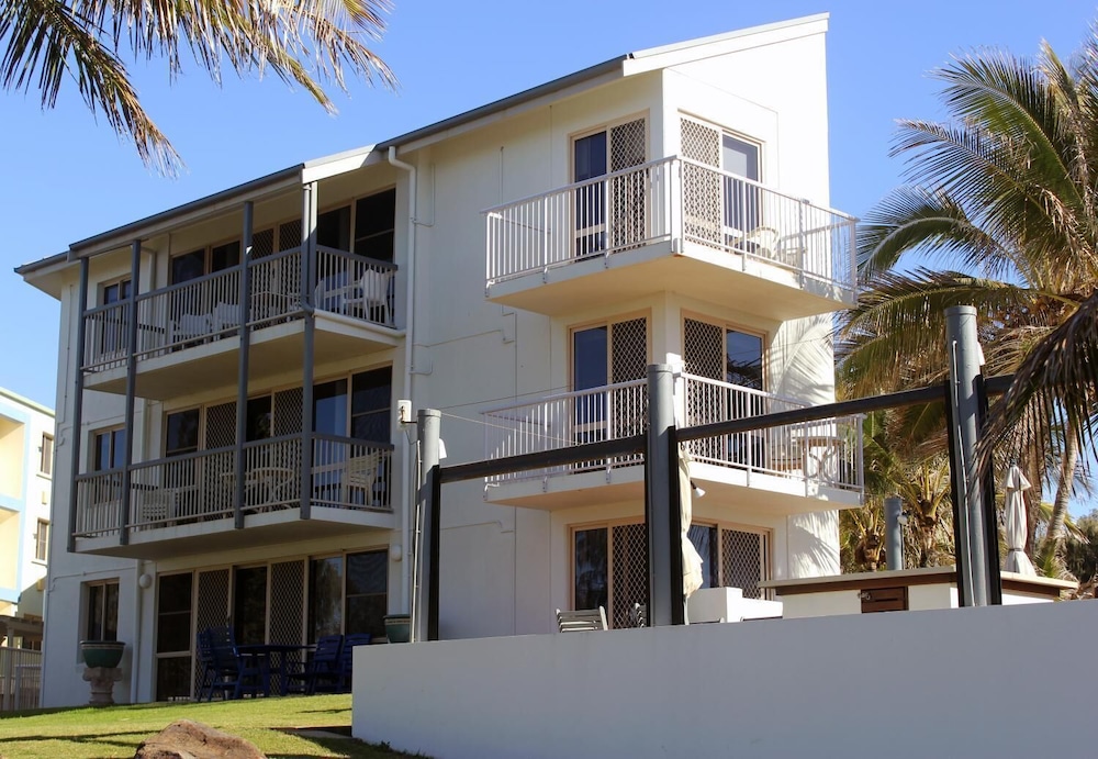 Bargara Shoreline Serviced Apartments - thumb 1