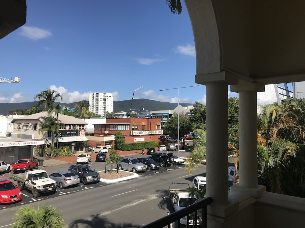 Villa Vaucluse Apartments Of Cairns - thumb 4