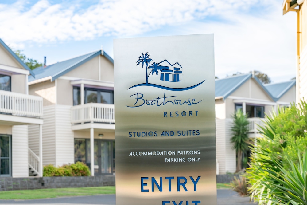 Boathouse Resort Studios & Suites - thumb 0