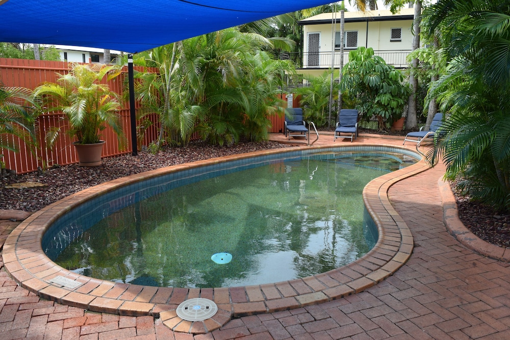 Coconut Grove Holiday Apartments - Darwin Tourism