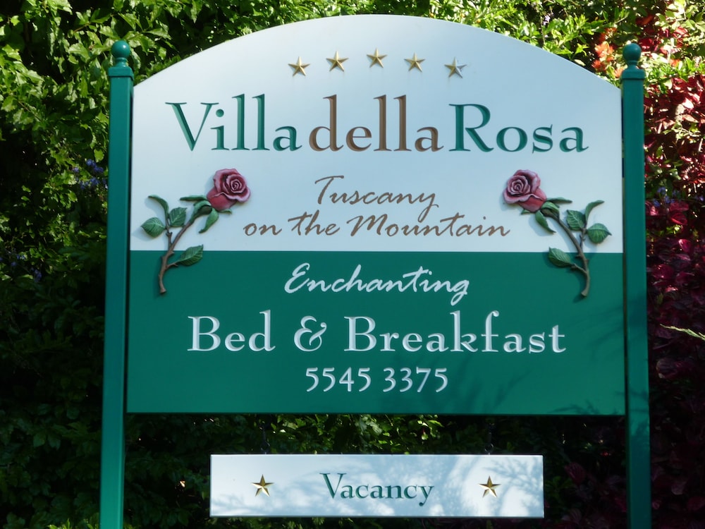 Villa della Rosa Bed  Breakfast - Accommodation Mermaid Beach
