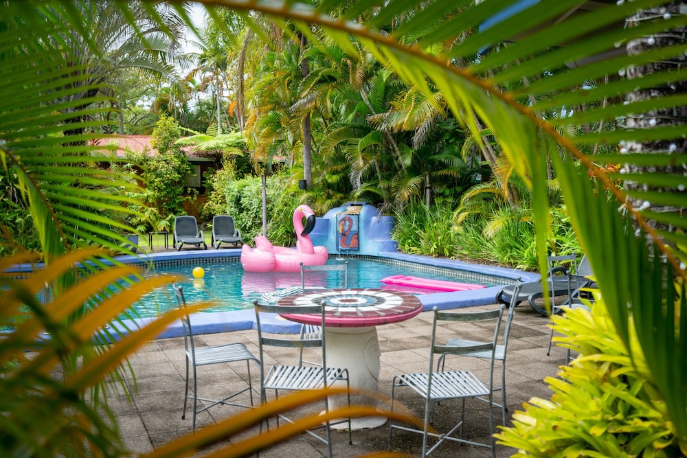 Pink Flamingo Resort - thumb 1