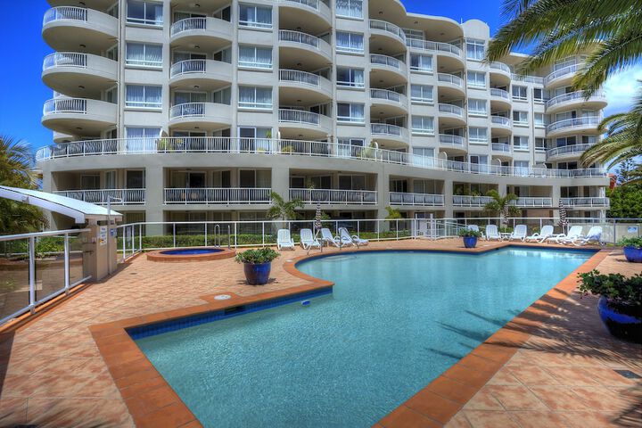Kirra Beach Apartments - thumb 2