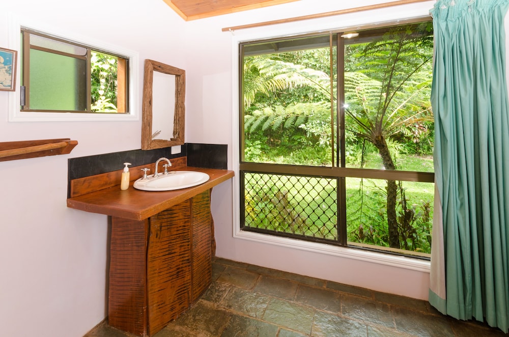 The Epiphyte Bed  Breakfast - Surfers Gold Coast