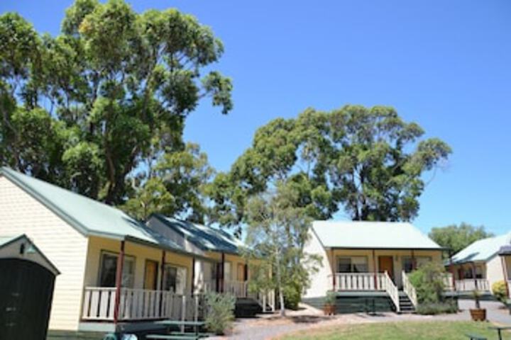 Avoca Cottages - Melbourne Tourism
