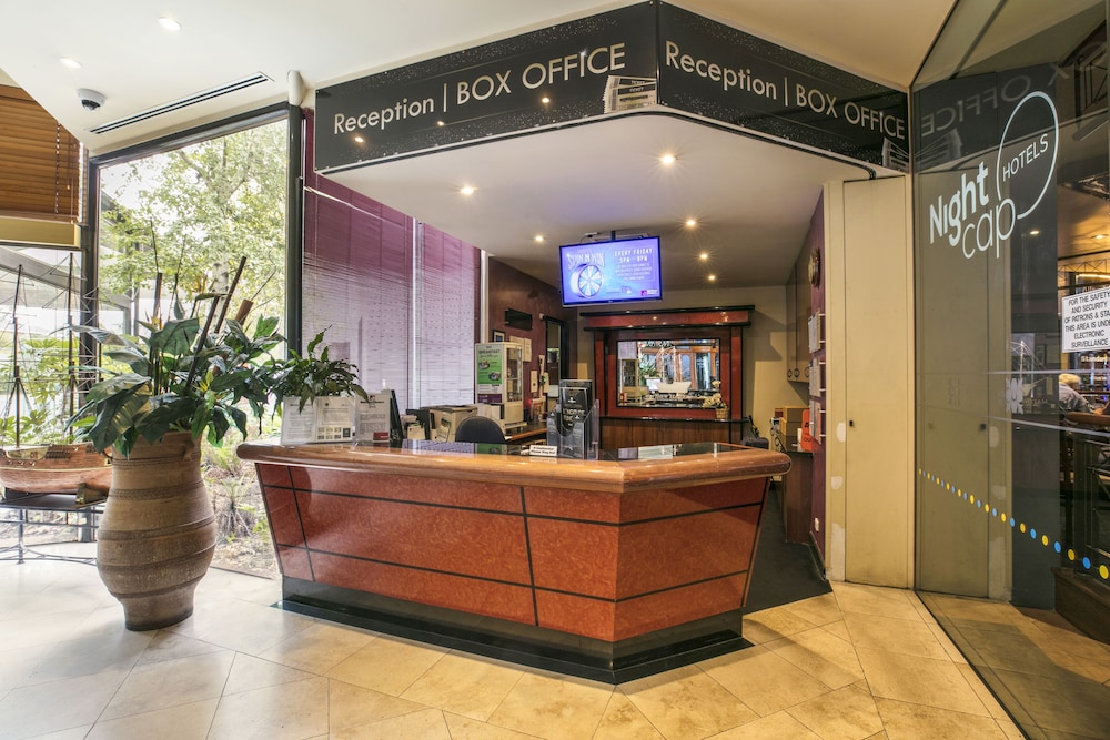 Nightcap At Matthew Flinders Hotel - thumb 4