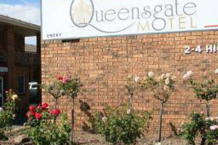 Queensgate Motel - thumb 5