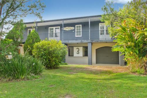 Bonny Beach House Holiday Accommodation With Pool - thumb 0